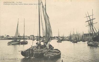 .CPA FRANCE 85 "St Gilles Croix de Vie, Le port, Chaloupes de pêche"