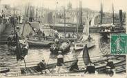 85 Vendee .CPA FRANCE 85 "Les Sables d'Olonne, Embarquement pour la Chaume"