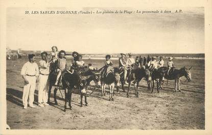 .CPA FRANCE 85 "Les Sables d'Olonne, Les plaisirs de la plage, Promenade à ânes" / ANES