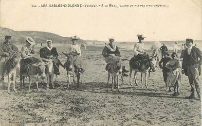 .CPA FRANCE 85 "Les Sables d'Olonne, A la mer" / ANES