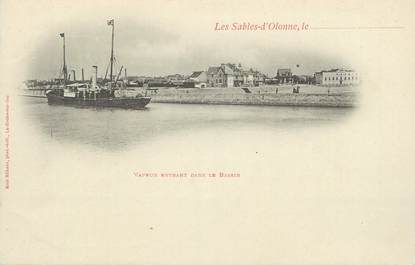 .CPA FRANCE 85 "Les Sables d'Olonne, Vapeur entrant dans le bassin"