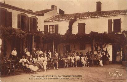 .CPA FRANCE 85 "La Tranche sur Mer, Terrasse de l'Hôtel du Franc Picard"