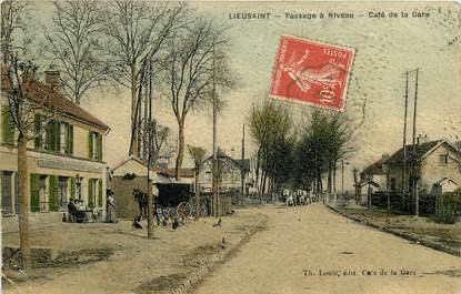 CPA FRANCE 77  "Lieusaint, Passage à niveau, cité de la gare"