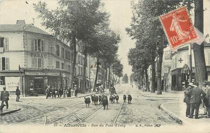.CPA FRANCE 94  " Alfortville, Rue du Pont d'Ivry"