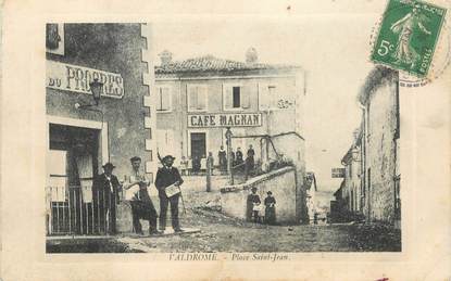 CPA FRANCE 26 "Valdrome, Place Saint Jean, Café Magnan"