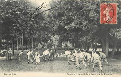 . CPA FRANCE 94  " Fontenay sous Bois, Jeux sur la pelouse"