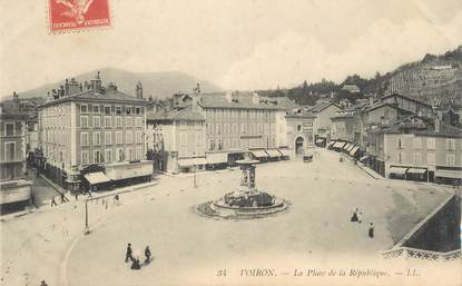 .CPA FRANCE 38 "   Voiron, Place de la République" 