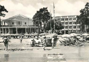  CPSM FRANCE 83 "Cavalaire  sur Mer, la plage et Hotel des Bains"