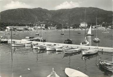  CPSM FRANCE 83 "Cavalaire  sur Mer,  le port et la plage"