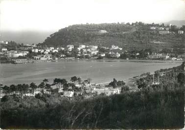  CPSM FRANCE 83 "Cavalaire  sur Mer,  la Baie de Cavalaire et le bord de mer"