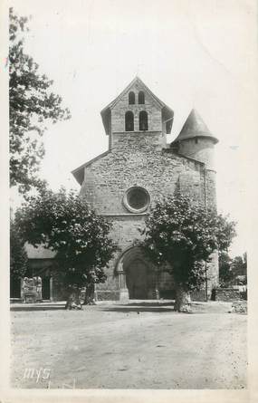 .CPSM  FRANCE 19  "Naves, Place de l'église"