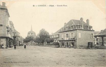 .CPA  FRANCE 19  "Objat, Grande Place"