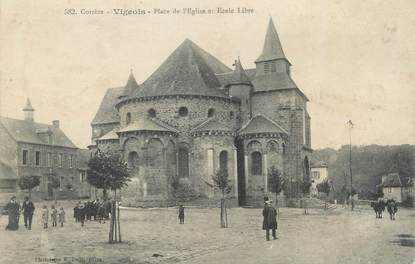 .CPA  FRANCE 19  "Vigeois, Place de l'église et école libre"