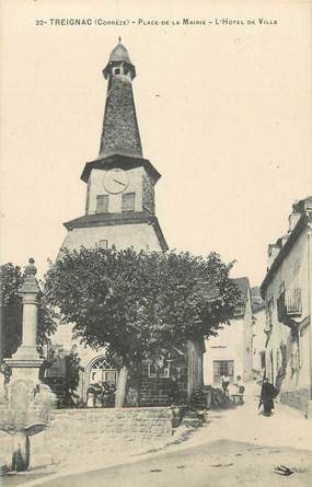 .CPA  FRANCE 19  "Treignac,  Place de la Mairie"