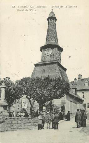 .CPA  FRANCE 19  " Treignac,  Place de la Mairie, Hôtel de Ville"