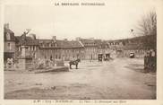 22 Cote D'armor .CPA  FRANCE 22 " Bourbriac, La place et le monument aux morts"