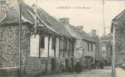 .CPA  FRANCE 22 " Lamballe, Vieilles maisons"