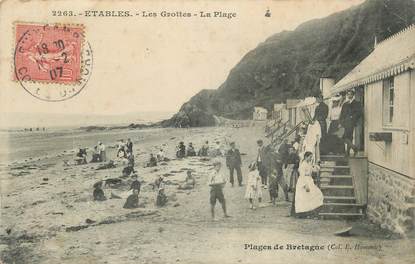 .CPA  FRANCE 22 " Etables, Les grottes, la plage"