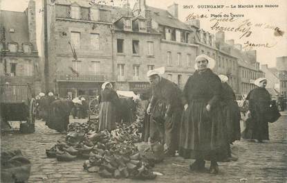 .CPA   FRANCE 22 " Guingamp, Le marché aux sabots"