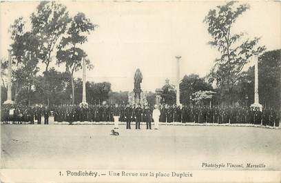 CPA  INDE "Pondichéry, une revue sur la place Dupleix"