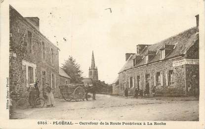 .CPA FRANCE 22 "Ploëzal, Carrefour de la route Pontrieux à la Roche"