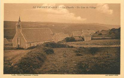 . CPA FRANCE 22 " Le Yaudet, La chapelle, un coin du village"