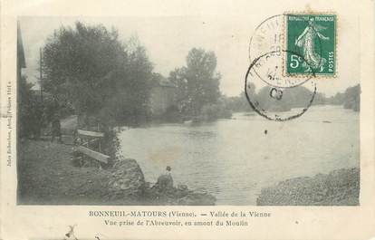 . CPA FRANCE 86 "Bonneuil- Matours, Vue prise de l'abreuvoir en amont du moulin"