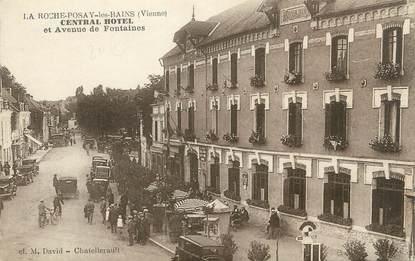 . CPA FRANCE 86 " La Roche Posay, Central Hôtel et avenue de Fontaines"