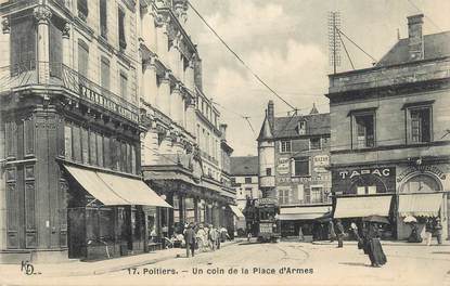 . CPA FRANCE 86 " Poitiers, Un coin de la place d'Armes"