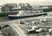 76 Seine Maritime CPSM  FRANCE 76 "Dieppe, l'entrée du Lisieux dans le chenal"