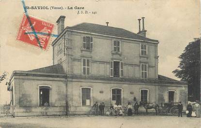 . CPA  FRANCE 86 " St  Saviol, La gare"