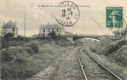 . CPA  FRANCE 87 "La Meyze, Le pont du chemin de fer"