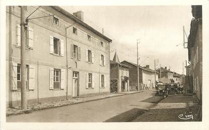 . CPA FRANCE 87 "Cussac, Rue de la gare  "