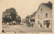 87 Haute Vienne .CPA FRANCE 87 " Laurière, Un coin de la place "