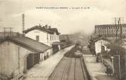 26 DrÔme .CPA  FRANCE 26 "St Vallier sur Rhône, La gare " / TRAINS/USAGE TARDIF