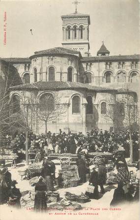 .CPA FRANCE 26 "Valence, Marché de la Place des Clercs et abside de la cathédrale"