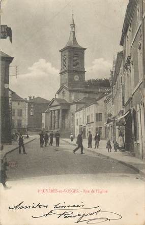 .CPA   FRANCE 88 "Bruyères en Vosges, Rue de l'église"