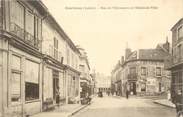 45 Loiret .CPA   FRANCE 45 "Courtenay, Rue de Villeneuve et Hôtel de Ville"