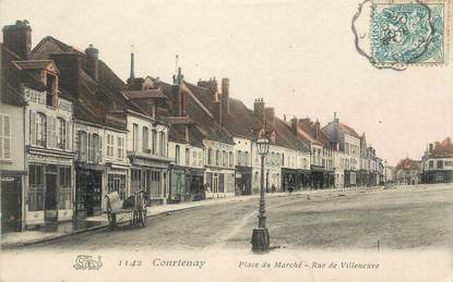 .CPA   FRANCE 45 "Courtenay, Place du marché, rue de Villeneuve"