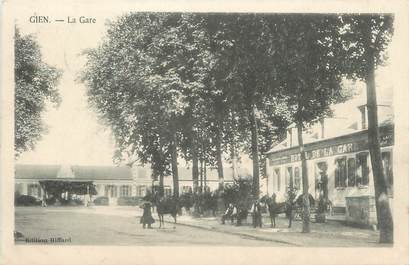 .CPA   FRANCE 45 "Gien, La gare"