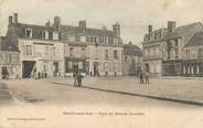 45 Loiret .CPA   FRANCE 45 "Neuville aux Bois, Place du Martroi"