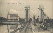 45 Loiret .CPA  FRANCE 45 " Sully sur Loire, Le pont suspendu"/ATTELAGE DE CHIENS