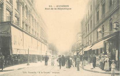 .CPA  FRANCE 84 "  Avignon, Rue de la République"