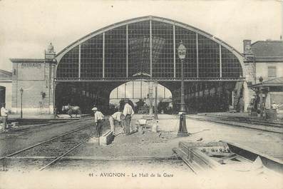 .CPA  FRANCE 84 "  Avignon, Le hall de la gare"