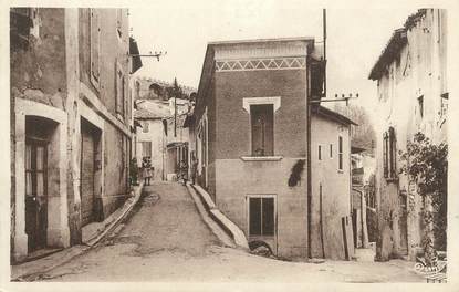 .CPA FRANCE 84 " Châteauneuf de Gadagne, La grande rue"