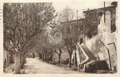 .CPA FRANCE 84 " Châteauneuf de Gadagne, Le cours, escalier de la Mairie"