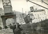 France PHOTO ORIGINALE DE PRESSE / FRANCE 06 "Nice, repêchage d'un bâti métallique, 1950"