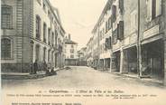 84 Vaucluse .CPA  FRANCE 84 " Carpentras, L'Hôtel de Ville et les halles"