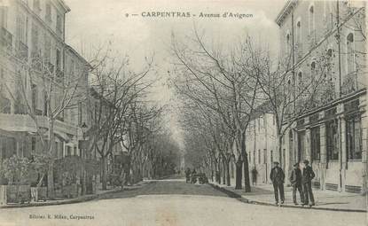 .CPA  FRANCE 84 " Carpentras,  Avenue d'Avignon"