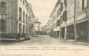 84 Vaucluse .CPA  FRANCE 84 " Carpentras,  L'Hôtel de Ville et les Halles"